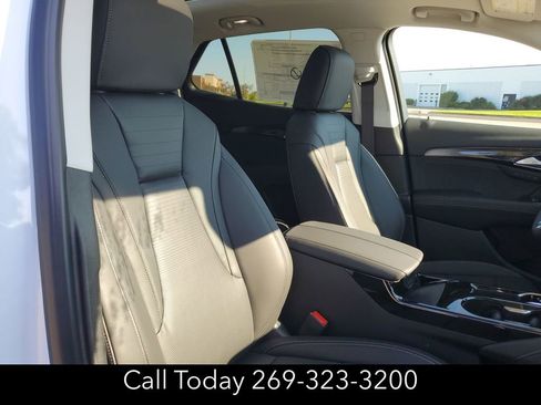 New 2025 Buick Envision Preferred image 30