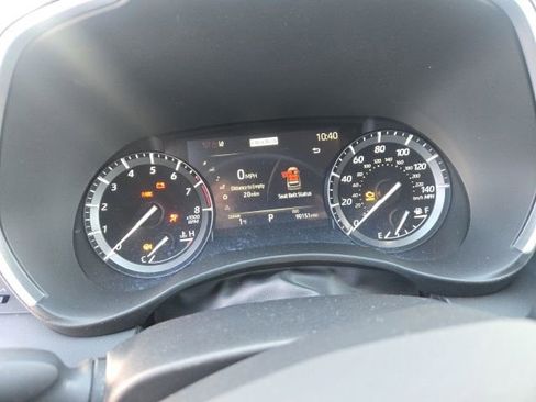 Used 2020 Toyota Highlander XLE image 14