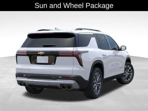 New 2026 Chevrolet Traverse LT w/ Sun and Wheel Package AWD/4WD image 5