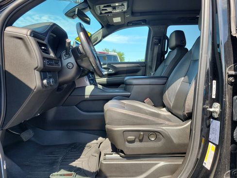 Used 2021 Chevrolet Suburban RST w/ Luxury Package RWD image 13