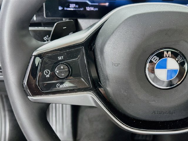 Used 2026 BMW 530i xDrive AWD/4WD image 23
