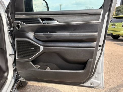 Used 2024 Jeep Wagoneer Series II w/ Flexible Seating Group AWD/4WD image 11