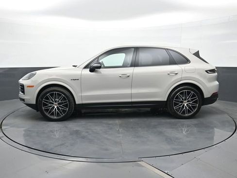 New 2026 Porsche Cayenne E-Hybrid AWD/4WD image 2