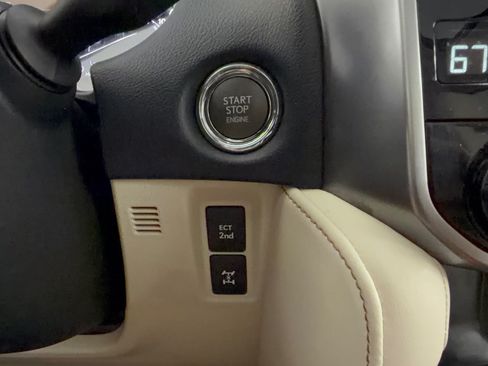 Certified 2023 Lexus GX 460 Premium w/ Premium Package AWD/4WD image 21