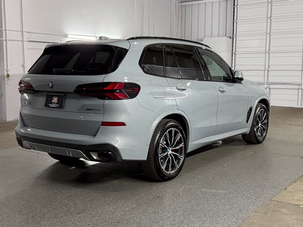 Used 2024 BMW X5 xDrive50e w/ M Sport Package AWD/4WD image 10