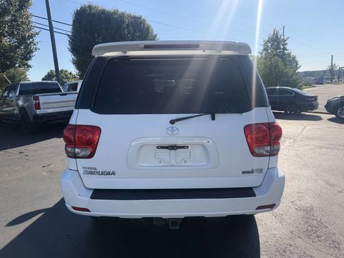 Used 2005 Toyota Sequoia Limited RWD image 6