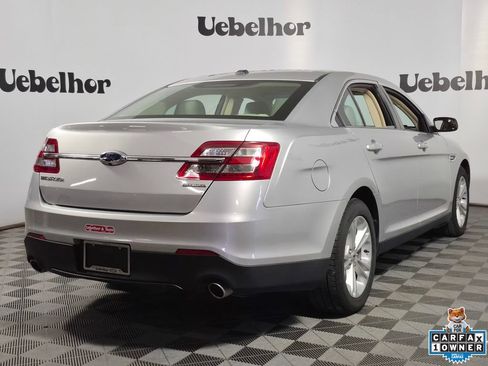Used 2018 Ford Taurus SE FWD image 7