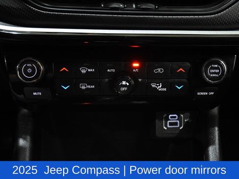 Used 2025 Jeep Compass Trailhawk AWD/4WD image 20