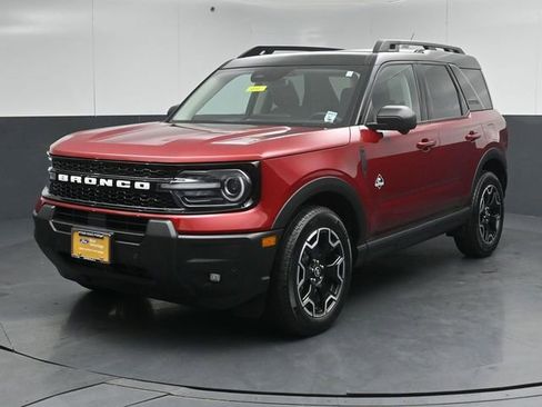 Certified 2025 Ford Bronco Sport Outer Banks w/ Outer Banks Tech Package+ AWD/4WD image 3