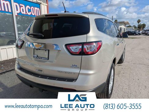 Used 2016 Chevrolet Traverse LT w/ Style and Technology Package FWD image 3