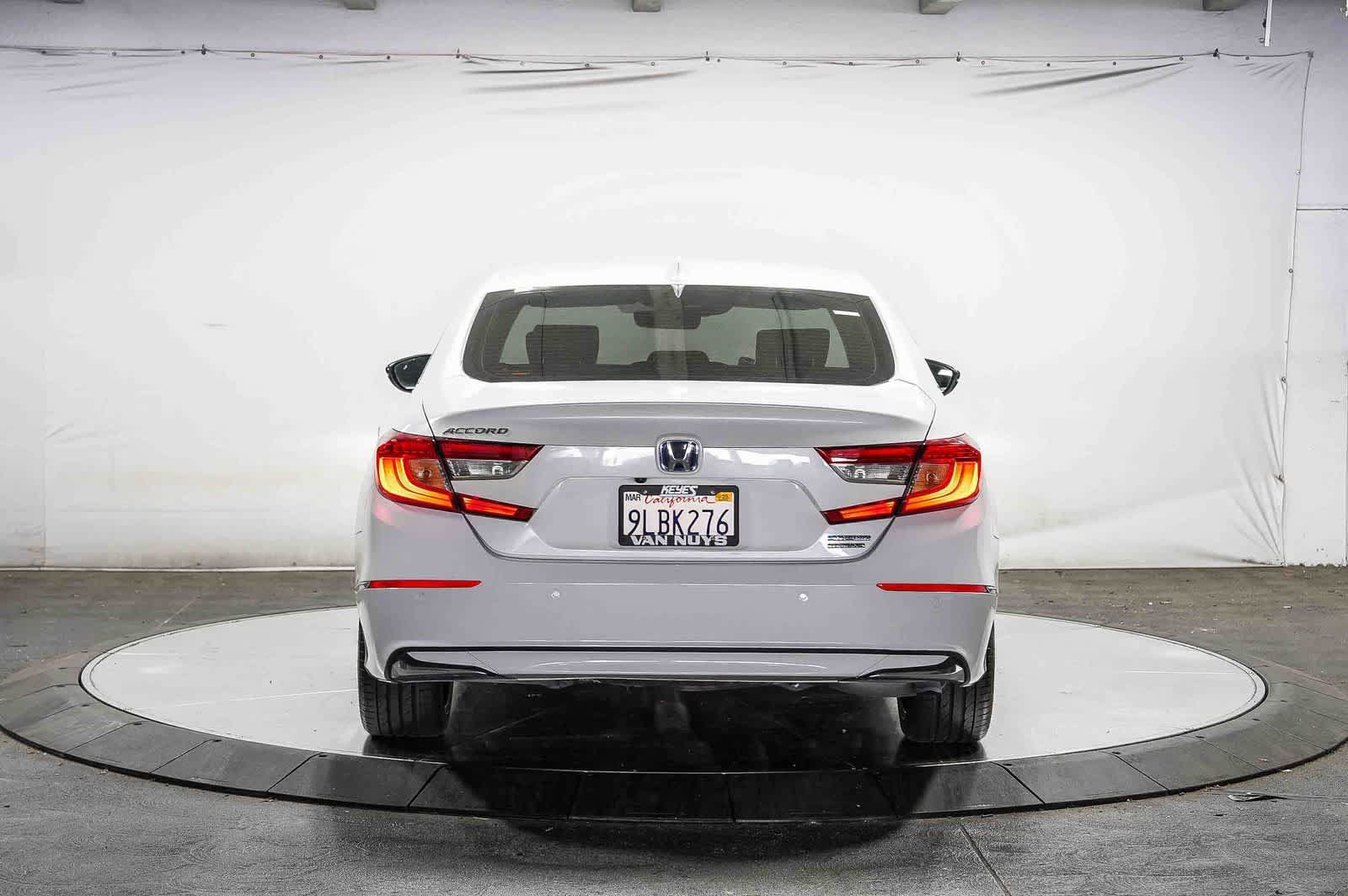 Used 2021 Honda Accord Touring image 3