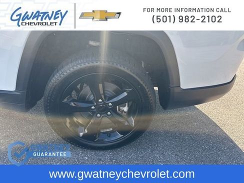 Used 2023 Jeep Grand Cherokee L Laredo RWD image 10