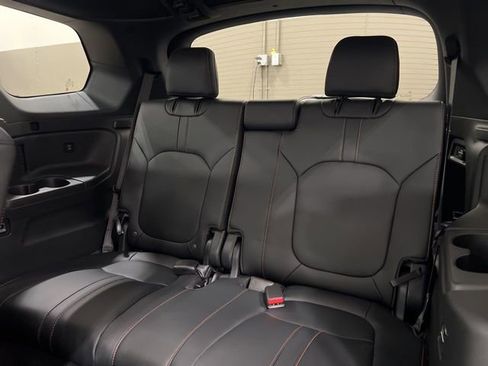 Used 2025 Honda Pilot TrailSport image 15