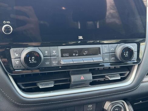 Used 2025 Toyota Grand Highlander AWD image 26