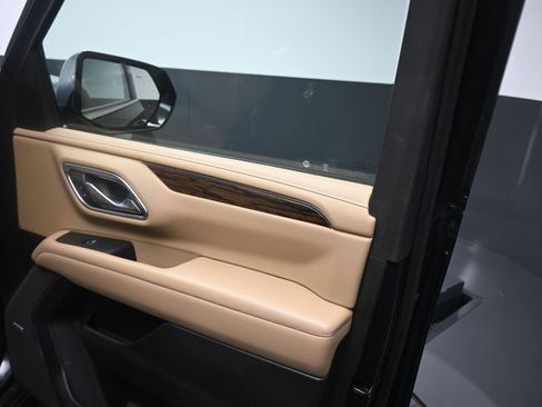 Certified 2023 Chevrolet Suburban Premier image 20