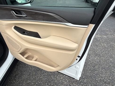 Used 2025 Jeep Grand Cherokee Limited w/ Trailer Tow Package image 15