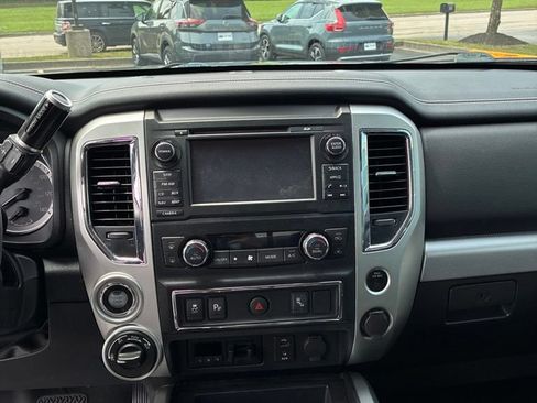 Used 2017 Nissan Titan PRO-4X AWD/4WD image 13