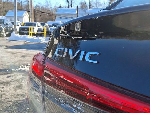 Certified 2022 Honda Civic EX image 29