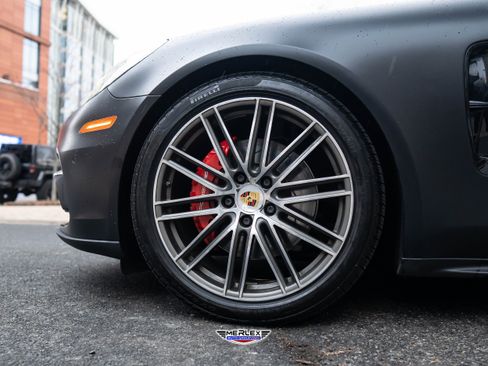 Used 2018 Porsche Panamera 4S AWD/4WD image 12