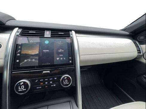 Used 2023 Land Rover Discovery HSE R-Dynamic AWD/4WD image 46
