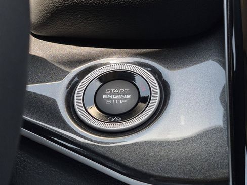 Used 2023 Jeep Grand Cherokee Laredo RWD image 29