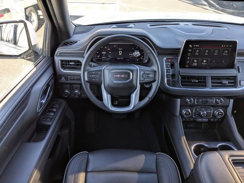 Used 2024 GMC Yukon SLT image 19