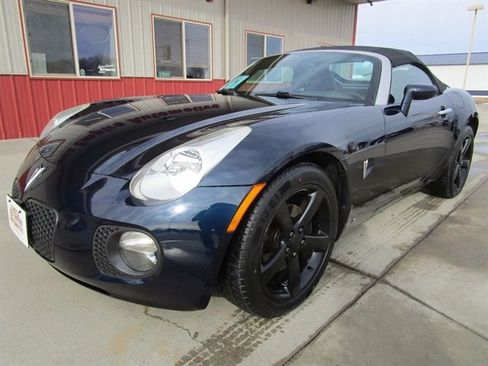 Used 2007 Pontiac Solstice GXP image 3