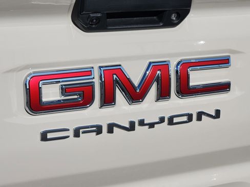 New 2026 GMC Canyon Elevation w/ Convenience Package image 12