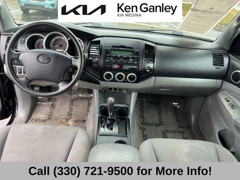 Used 2011 Toyota Tacoma PreRunner image 38