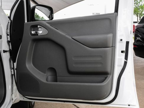 Used 2020 Nissan Frontier SV RWD image 41