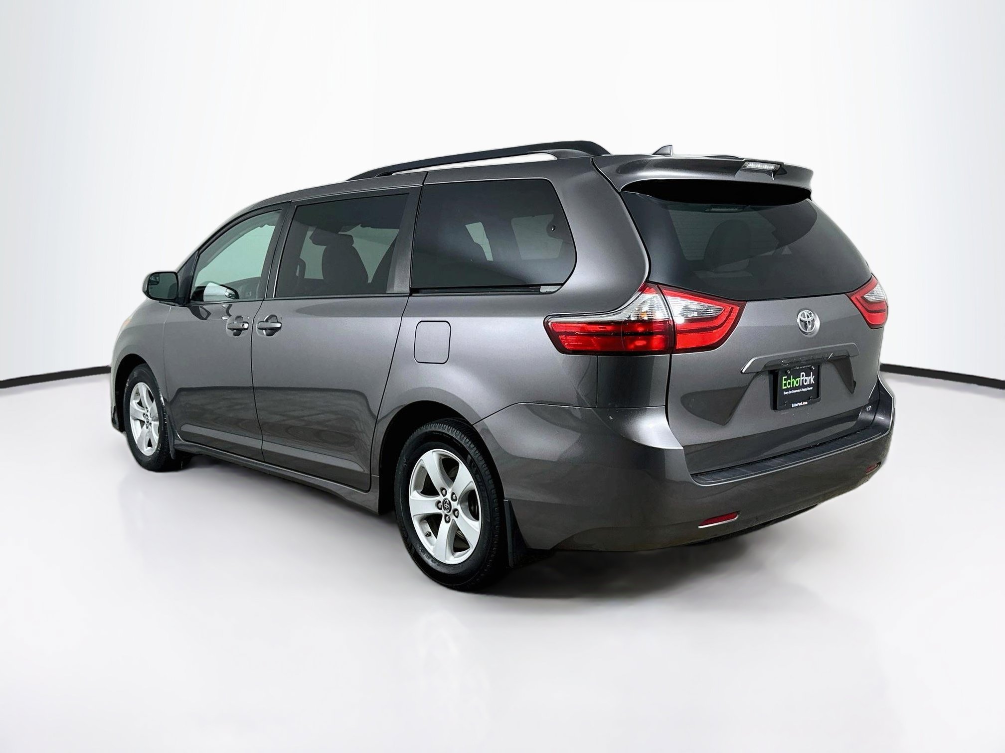 Used 2020 Toyota Sienna LE FWD image 5