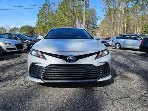 Used 2022 Toyota Camry LE image 2