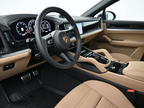 Certified 2026 Porsche Cayenne S AWD/4WD image 4