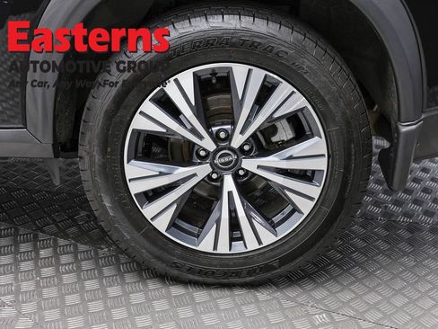 Used 2023 Nissan Rogue SV AWD/4WD image 8