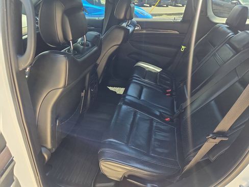 Used 2017 Jeep Grand Cherokee Overland AWD/4WD image 21