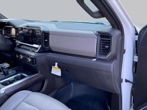 Used 2023 GMC Sierra 1500 SLT w/ SLT Premium Package AWD/4WD image 18