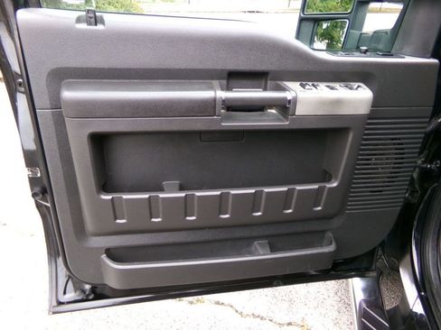 Used 2014 Ford F350 Lariat w/ Lariat Interior Package image 9