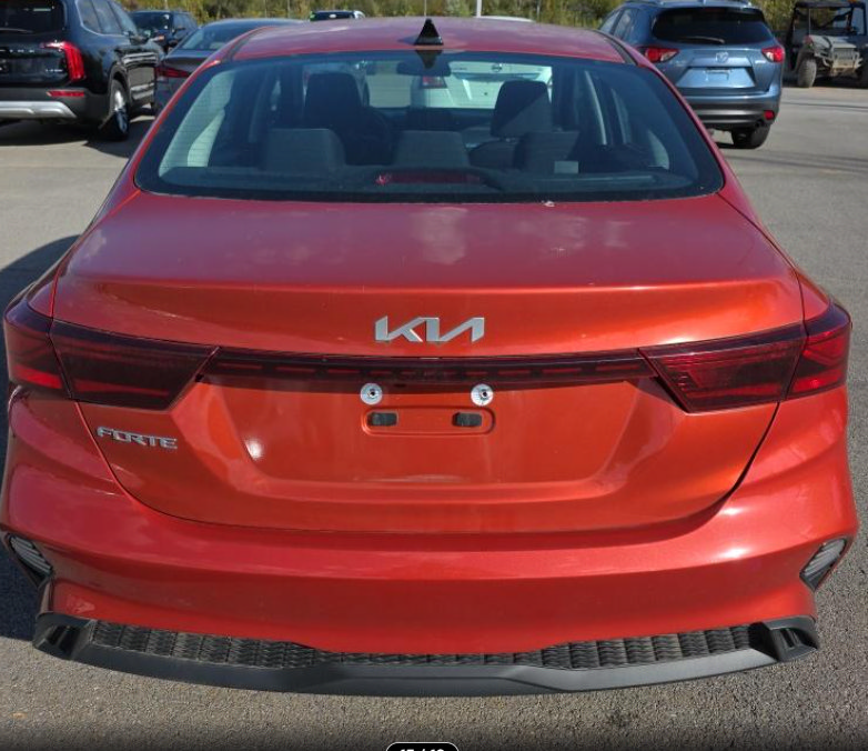 Used 2023 Kia Forte LXS FWD image 7