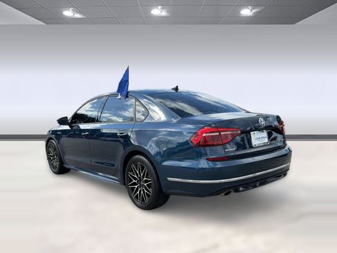 Used 2018 Volkswagen Passat 2.0T R-Line FWD image 3