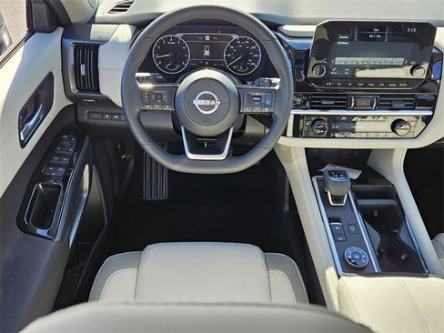 New 2025 Nissan Pathfinder SL w/ SL Premium Package image 5