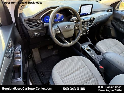 Used 2020 Ford Escape SE Sport image 14