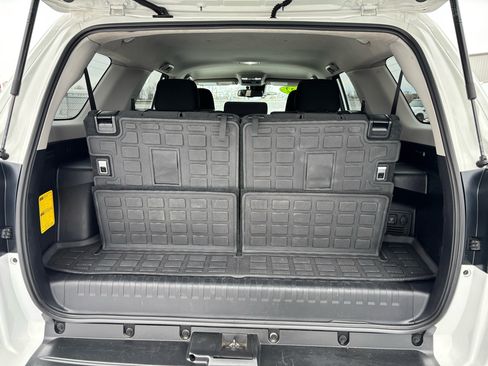 Used 2022 Toyota 4Runner SR5 image 12