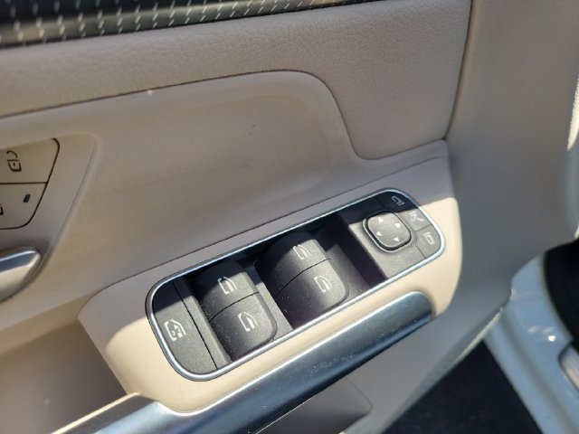 Used 2022 Mercedes-Benz GLA 250 4MATIC image 18