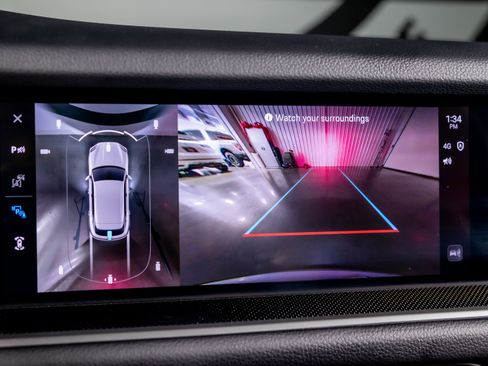 Used 2025 Porsche Cayenne image 11