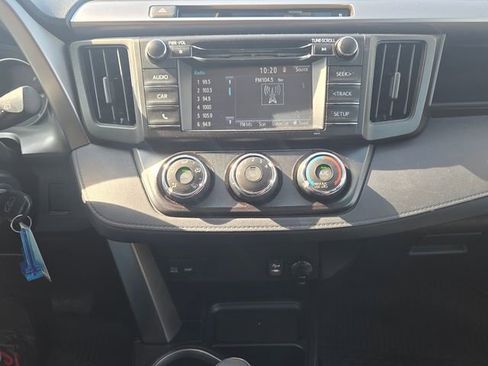 Used 2016 Toyota RAV4 LE AWD/4WD image 27