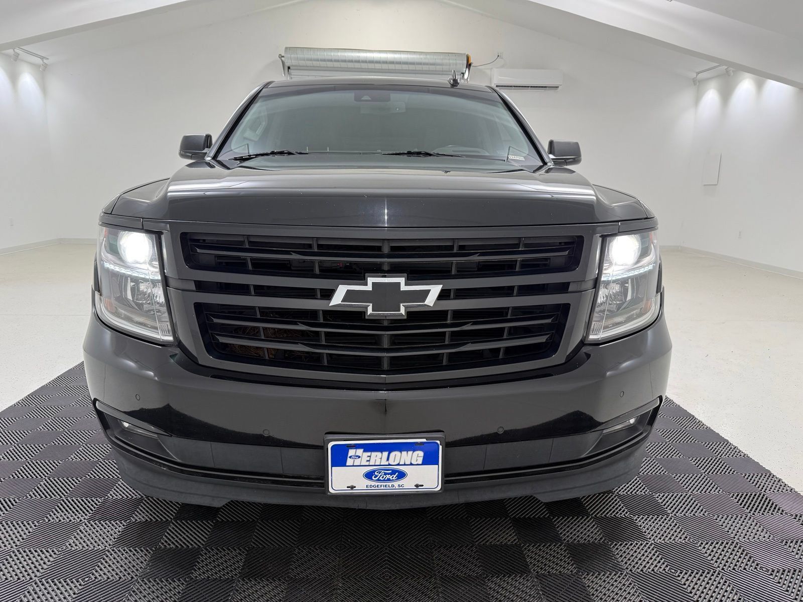 Used 2019 Chevrolet Tahoe Premier AWD/4WD image 2