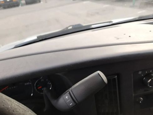 Used 2011 Chevrolet Express 3500 LS RWD image 26