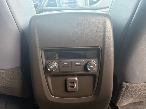Certified 2023 Buick Enclave Essence image 18