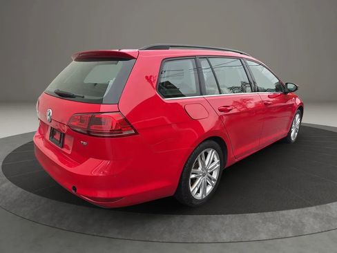 Used 2016 Volkswagen Golf Limited Edition image 5