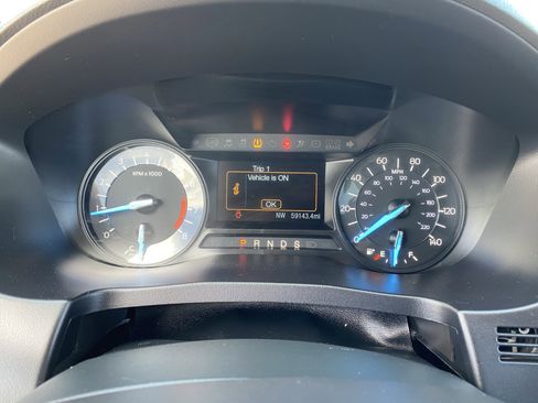 Used 2018 Ford Explorer XLT image 30